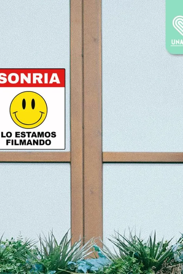 SONRIA LO ESTAMOS FILMANDO