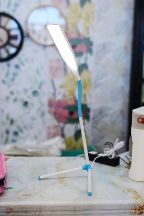 LAMPARA DE ESCRITORIO USB