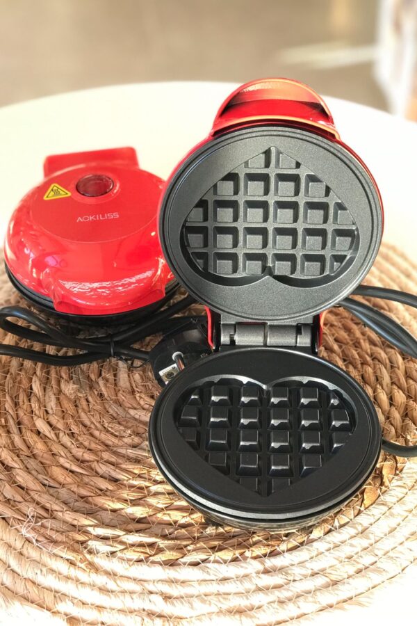 WAFFLERA CORAZÓN.
